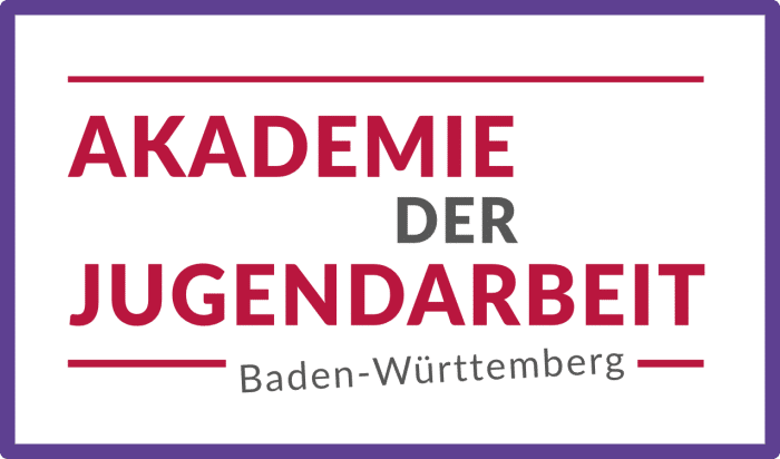 Ein roter Schriftzug auf weißem Hintergrund: Akademie der Jugendarbeit Baden-Württembger